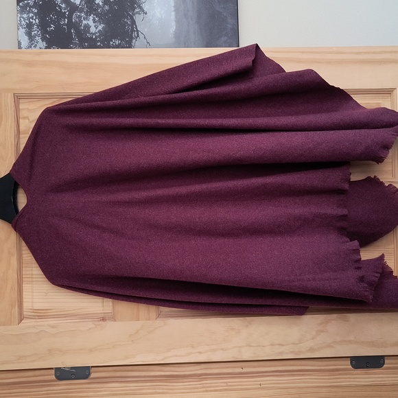 Liz Claiborne NWT Burgundy Wrap - Picture 3 of 6